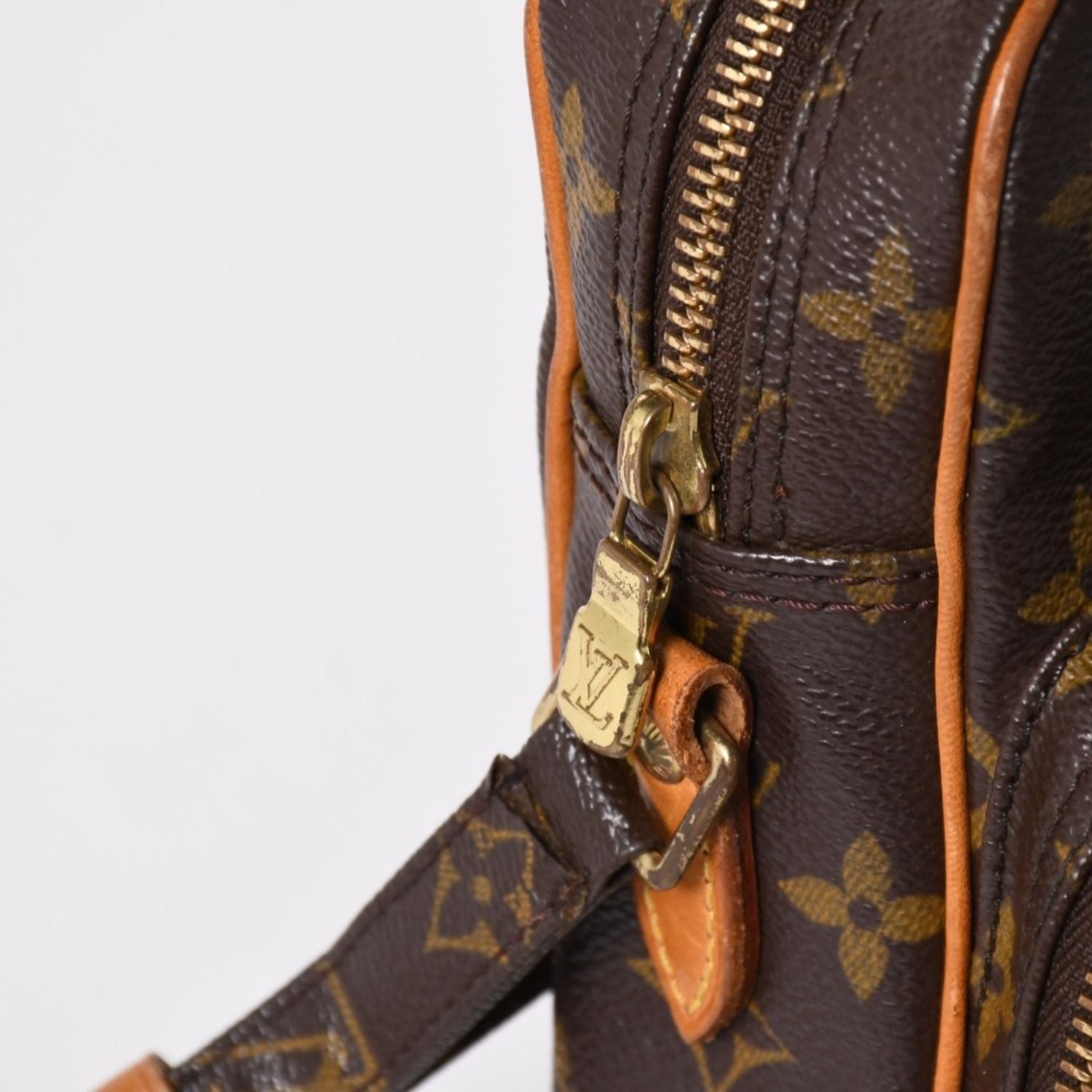 Louis Vuitton Amazon Shoulder Bag Monogram Leather Brown — view 6