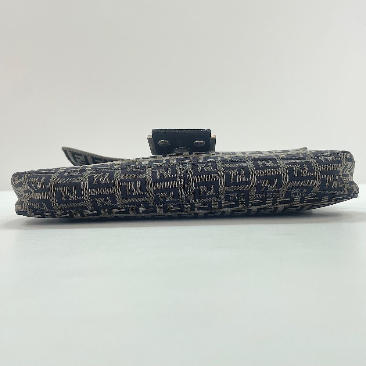 Fendi Shoulder Bag Mamma Bucket Zucchino — view 7