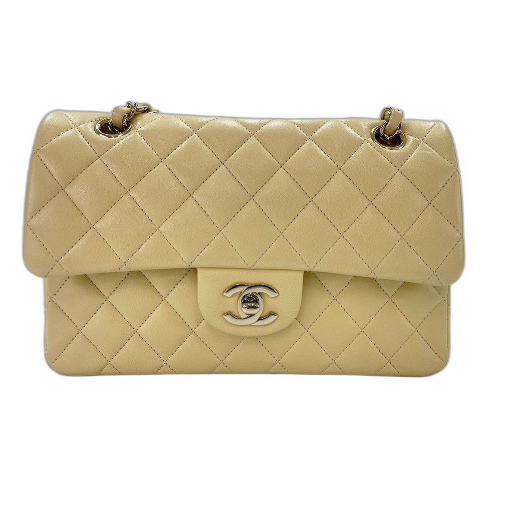 Chanel Shoulder Bag Quilted 23