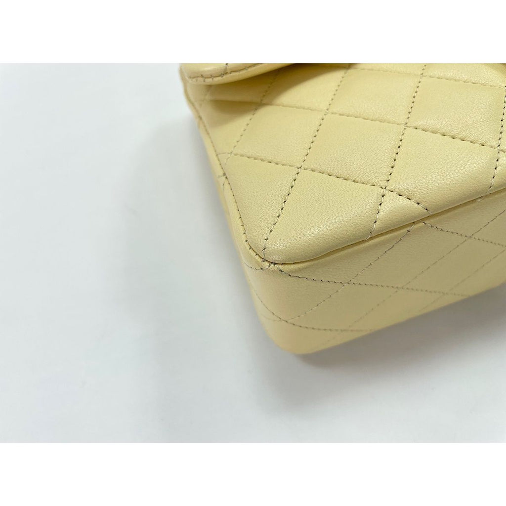 Chanel Shoulder Bag Quilted 23 — view 7