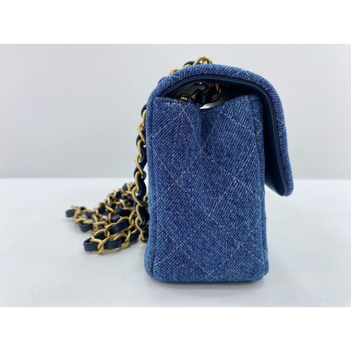 Chanel Shoulder Bag Mini Quilted — view 5
