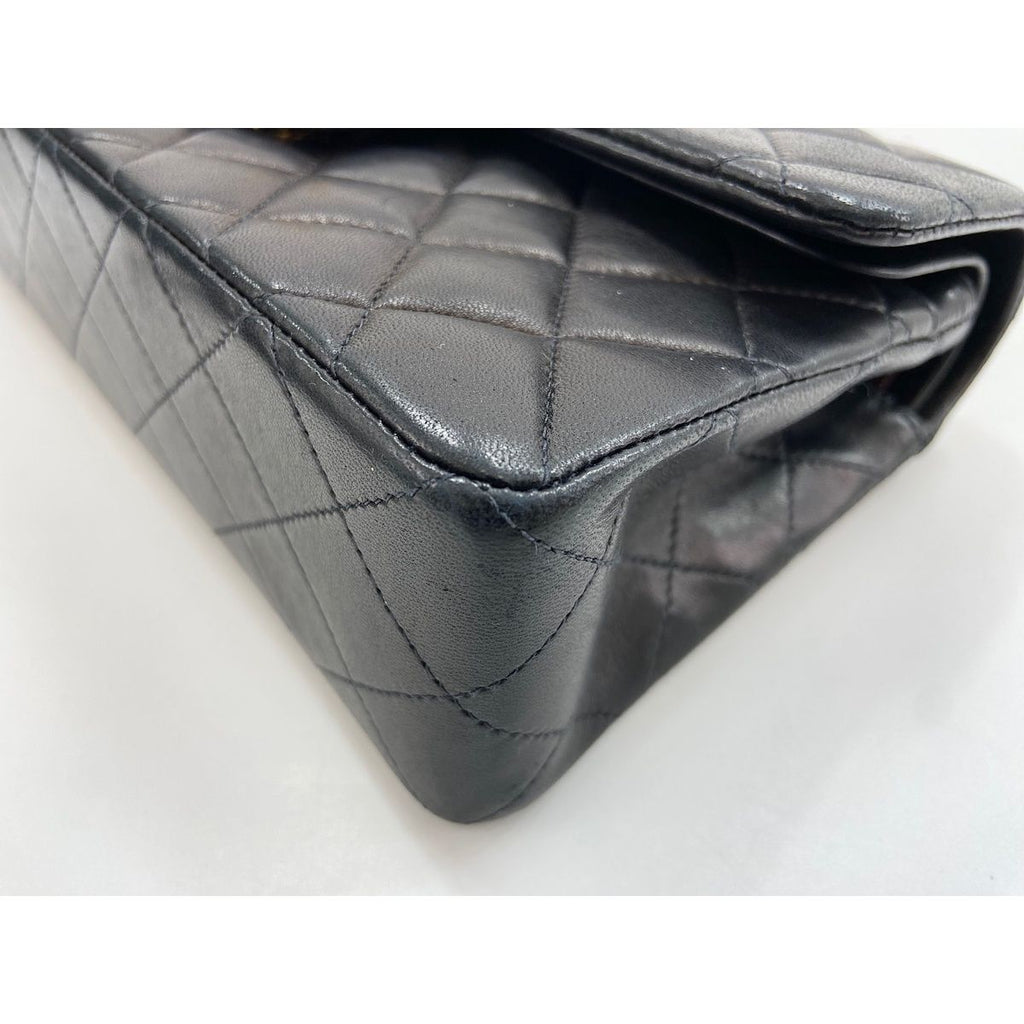 Chanel Shoulder Bag Quilted 23 — view 8