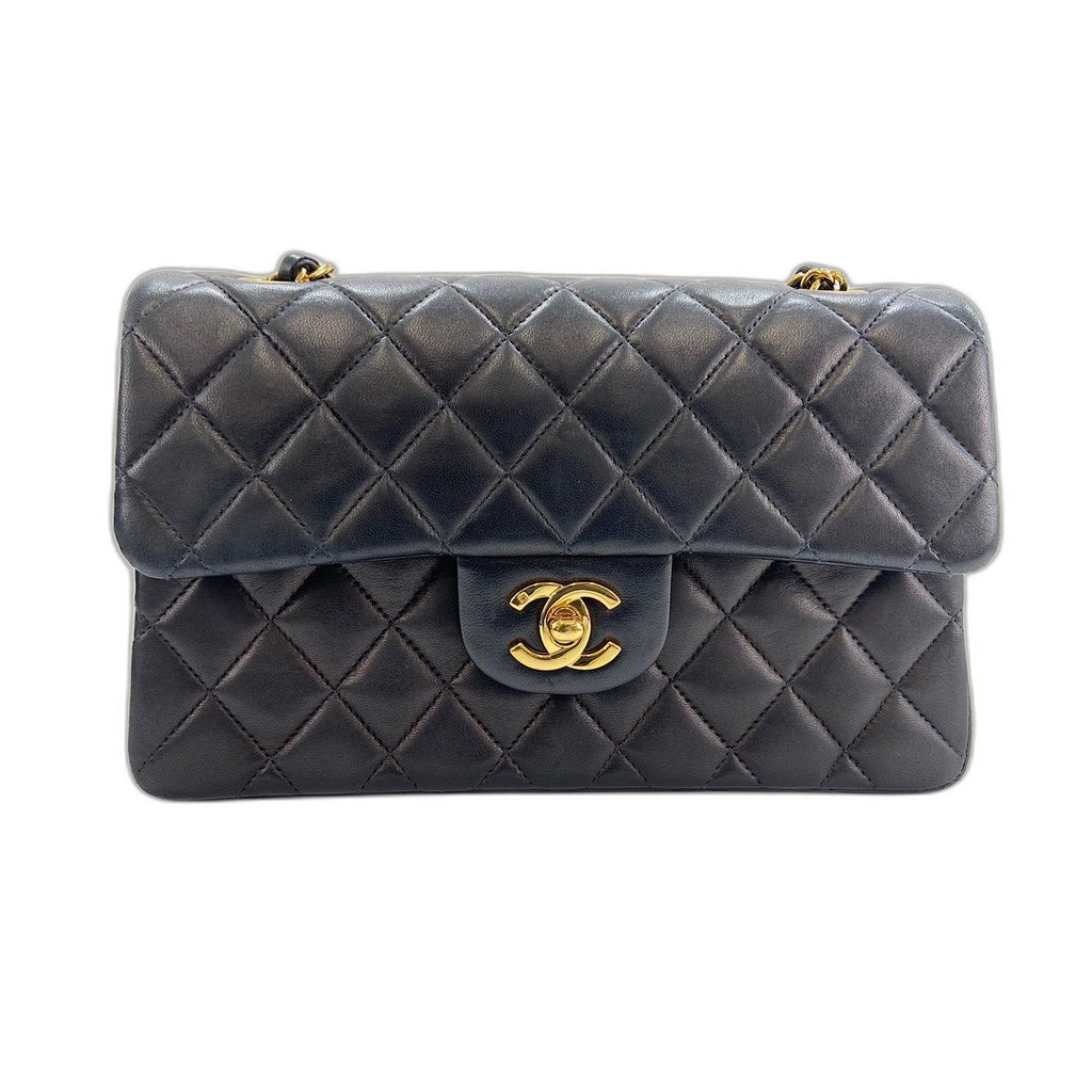 Chanel Shoulder Bag Quilted 23
