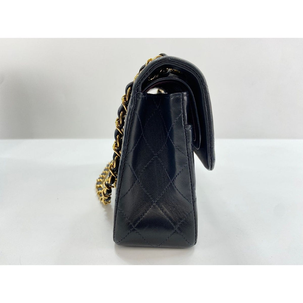 Chanel Shoulder Bag Quilted 23 — view 4