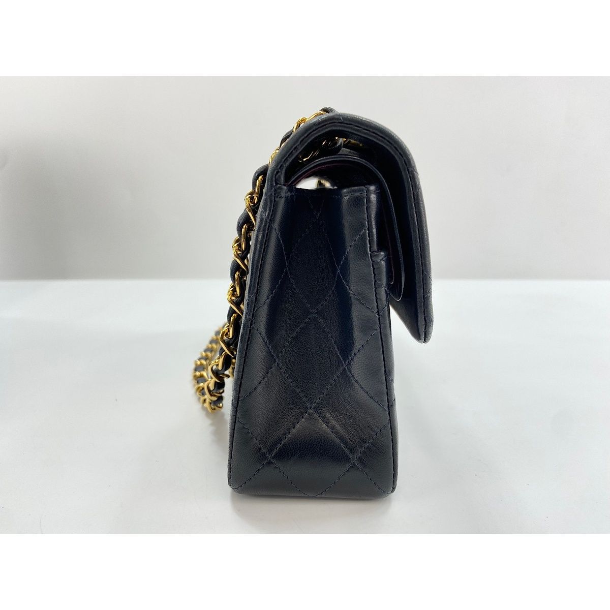 Chanel Shoulder Bag Quilted 23 — view 4