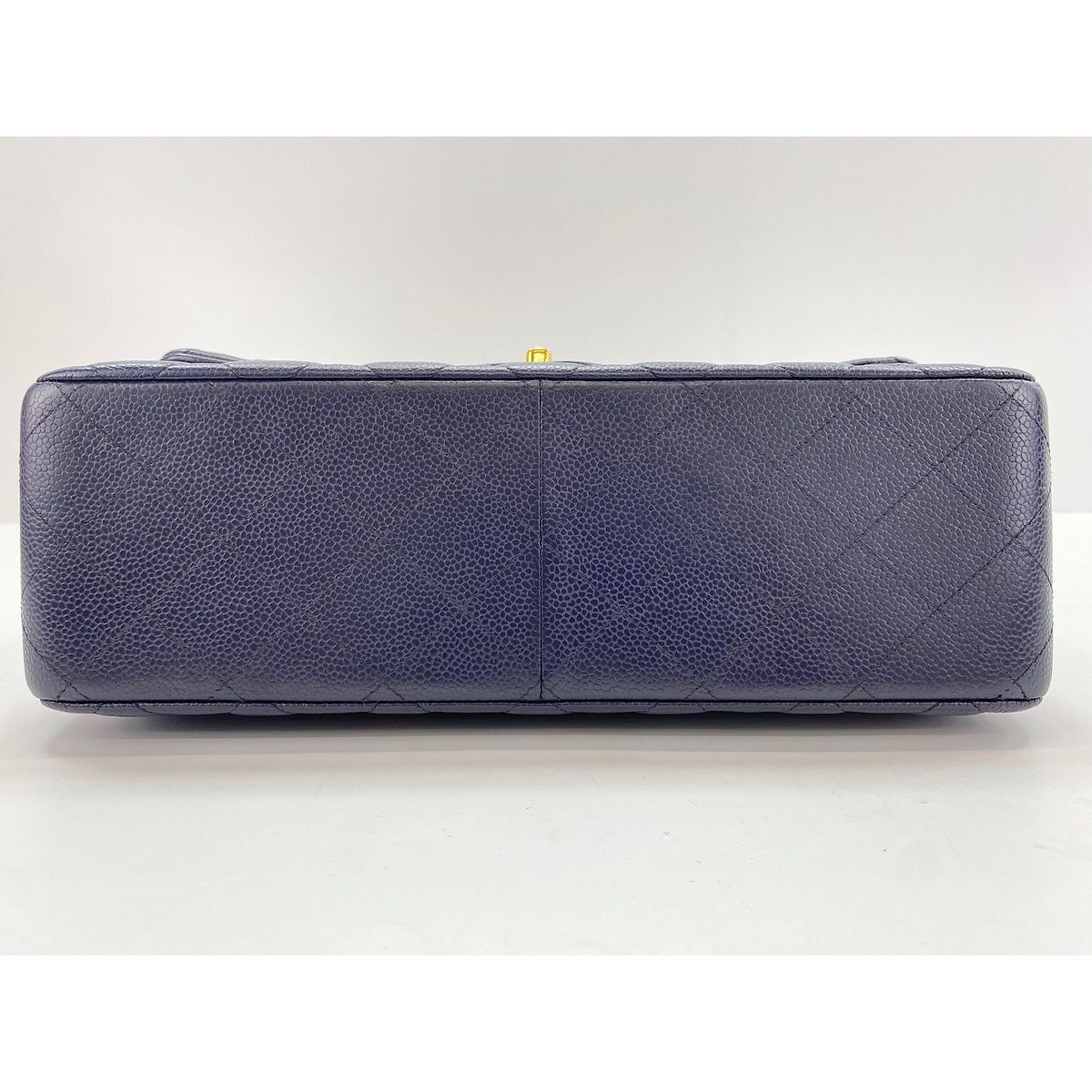 Chanel Shoulder Bag Quilted 30 — view 7