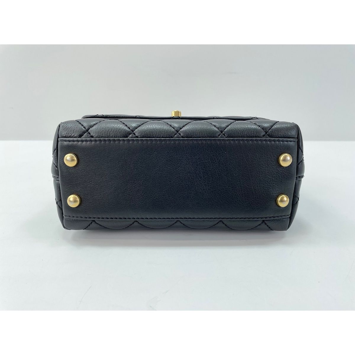 Chanel Shoulder Bag Coco Handle — view 7