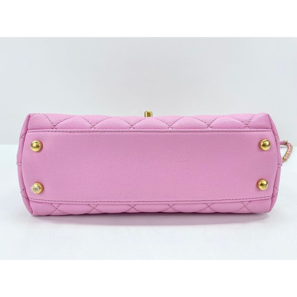 Chanel Shoulder Bag Coco Handle — view 4