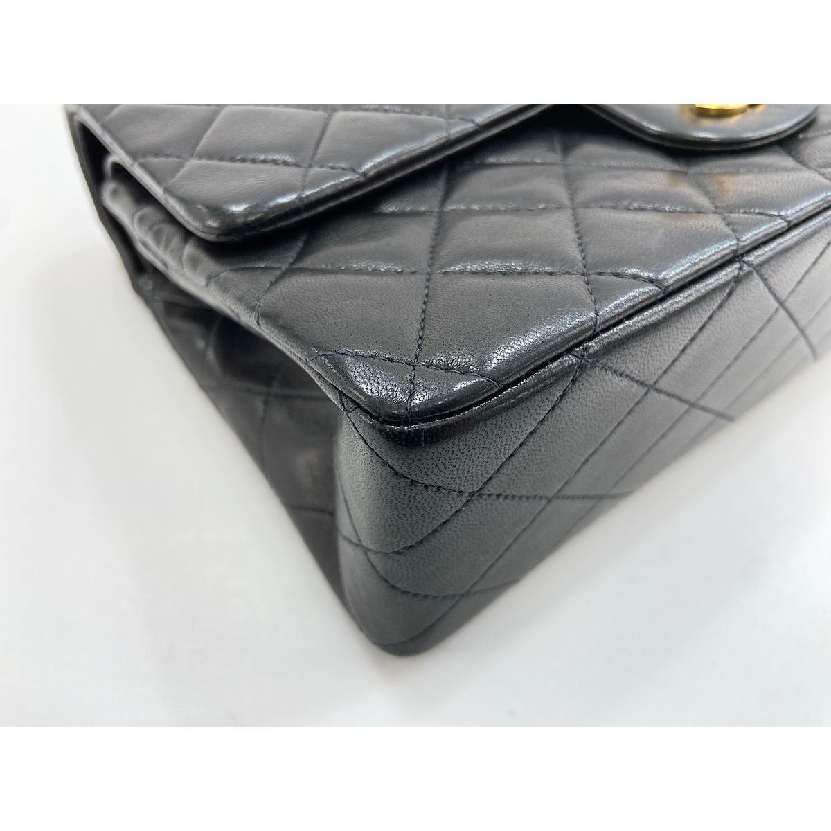 Chanel Shoulder Bag Quilted 25 — view 8