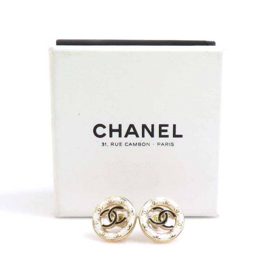 Chanel Earrings White Gold — view 8
