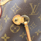 Louis Vuitton Monogram Neverfull MM Tote — view 6