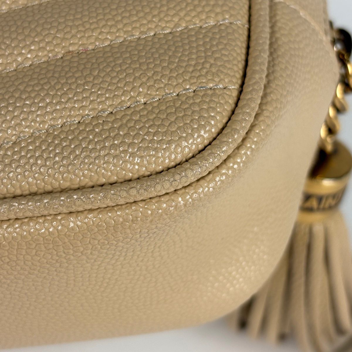 Saint Laurent Shoulder Bag Lou Fringe Leather Beige — view 3