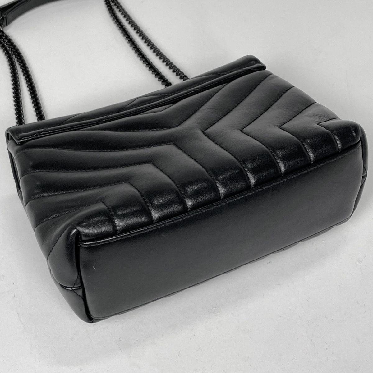 Saint Laurent Shoulder Bag Loulou Small Leather Black — view 2