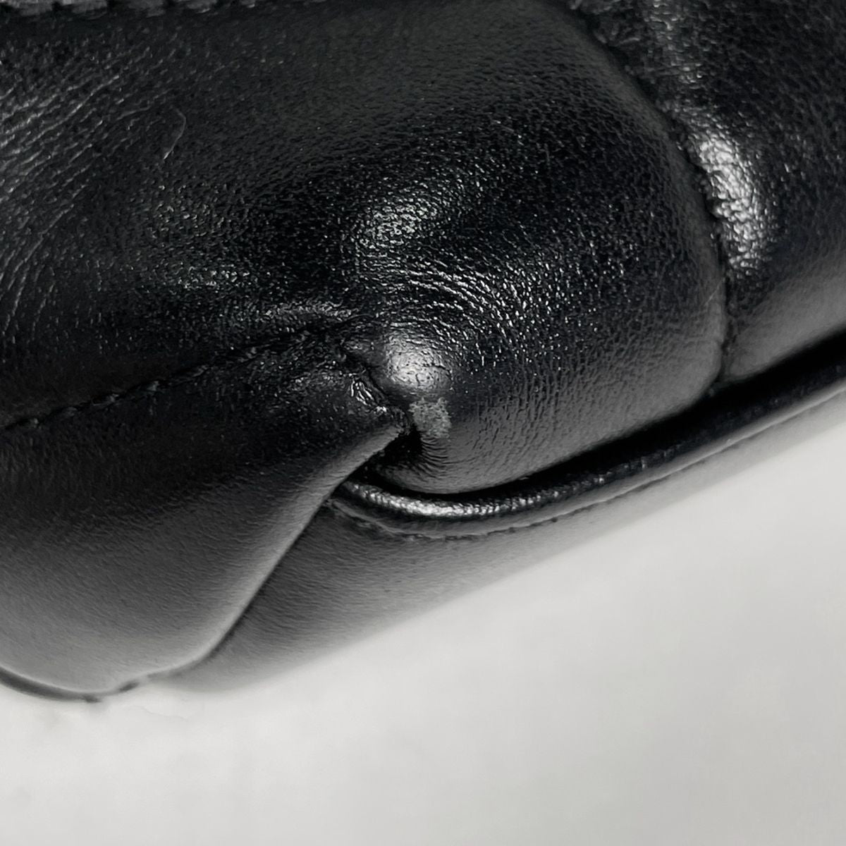 Saint Laurent Shoulder Bag Loulou Small Leather Black — view 3