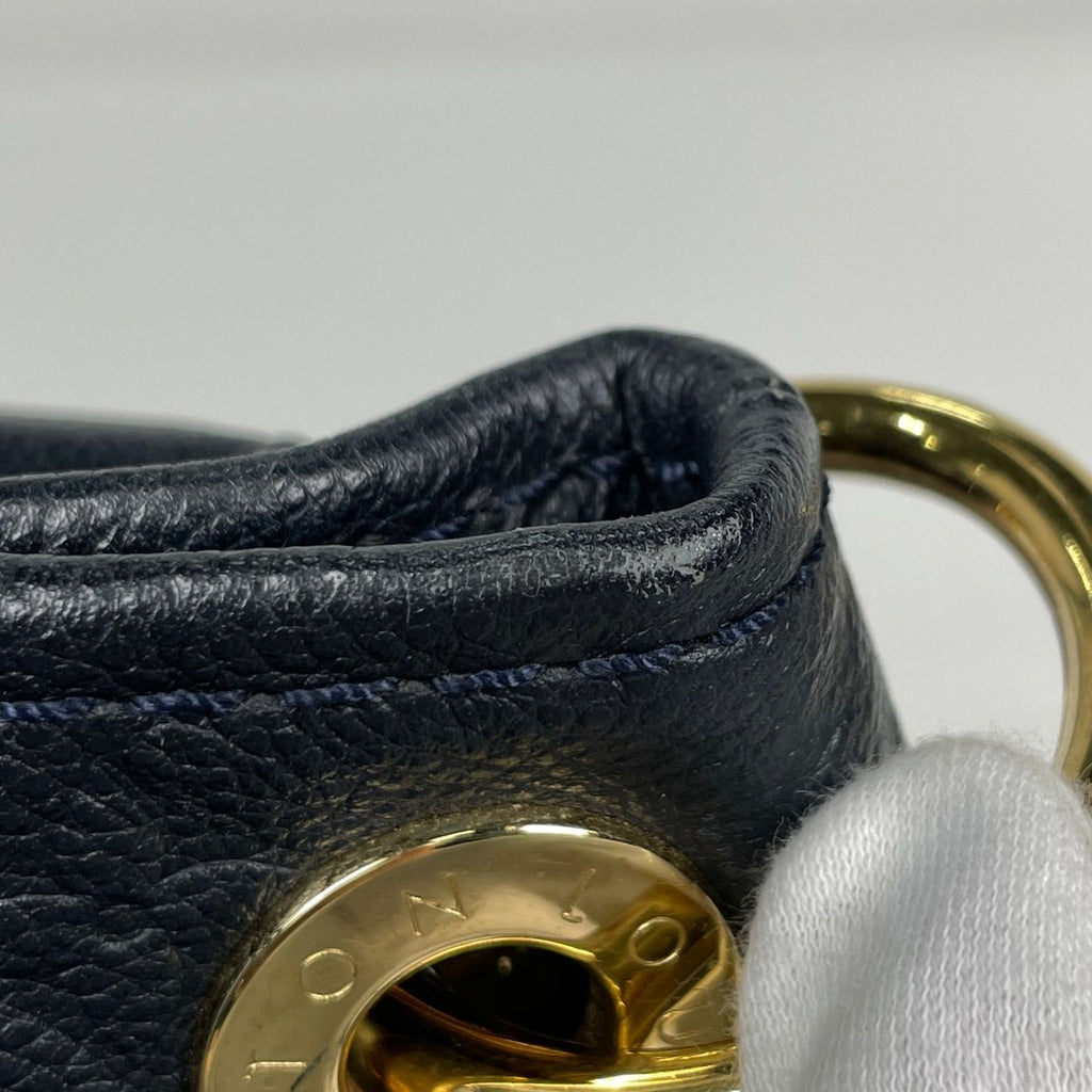 Louis Vuitton Artsy MM Shoulder Bag Monogram Empreinte Noir — view 4