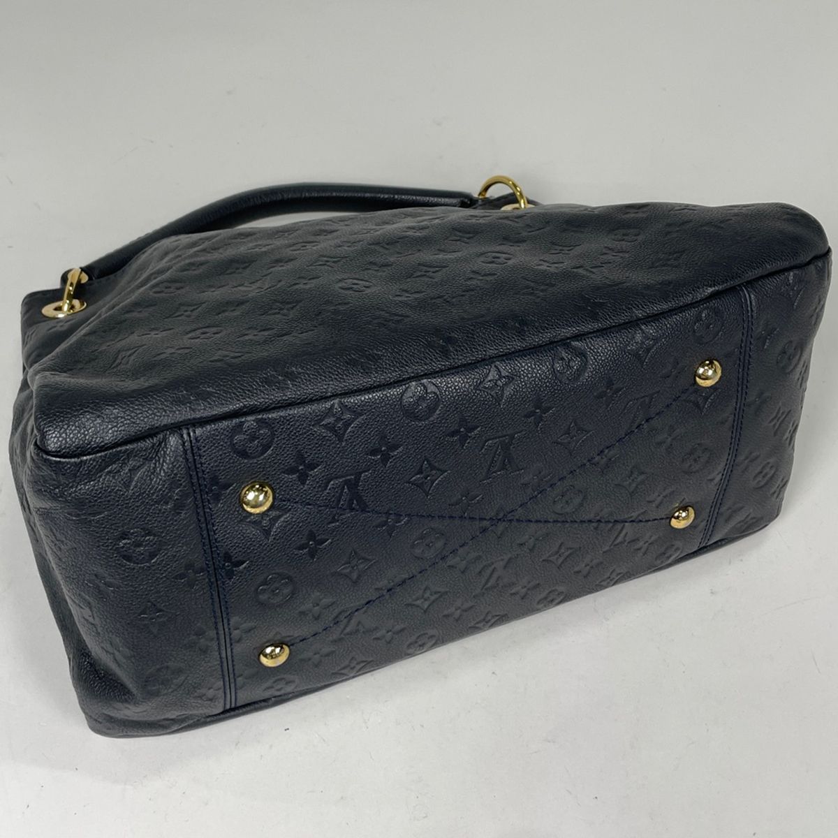 Louis Vuitton Artsy MM Shoulder Bag Monogram Empreinte Noir — view 2