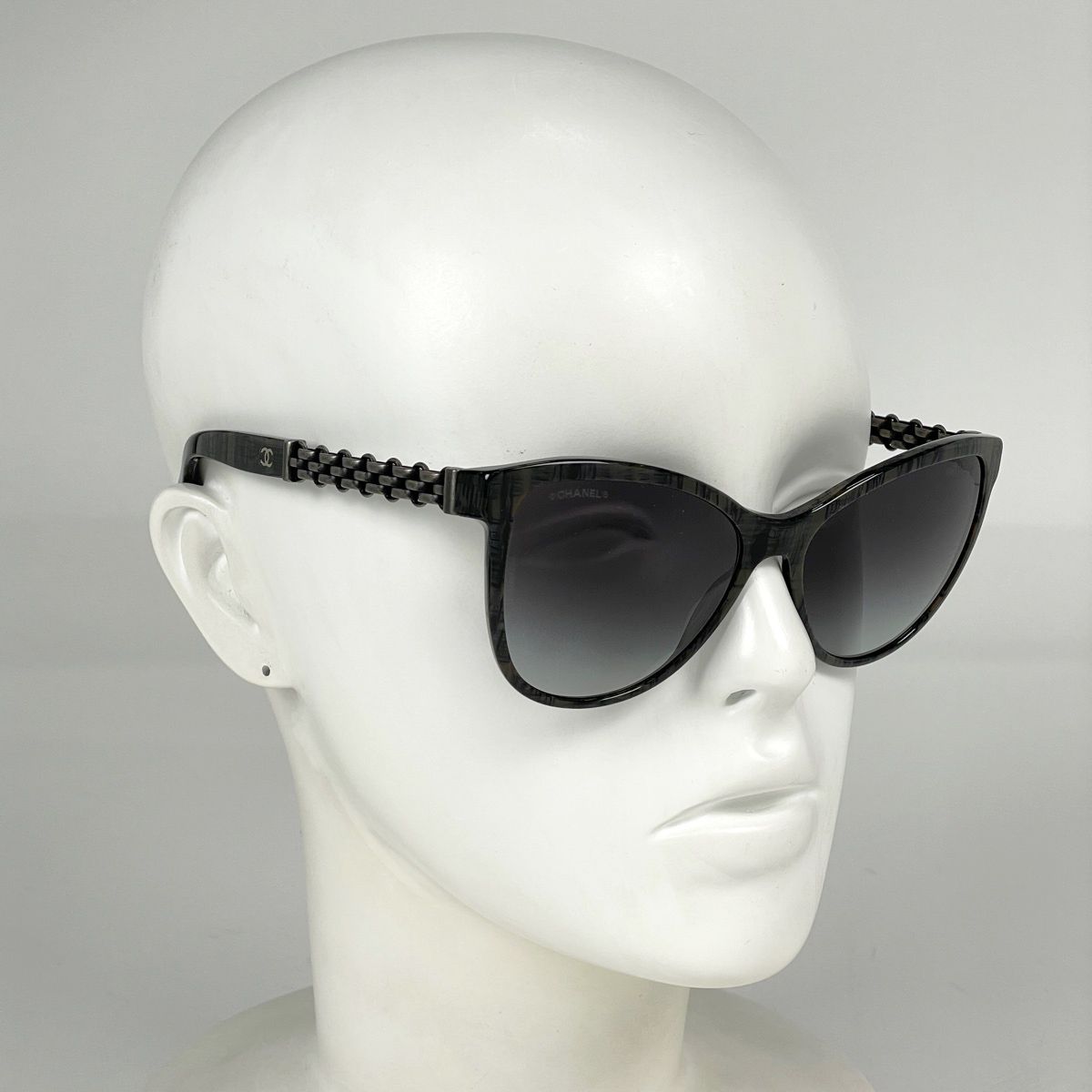 Chanel Sunglasses CC Logo Eyewear Gradient Acetate Black — view 6