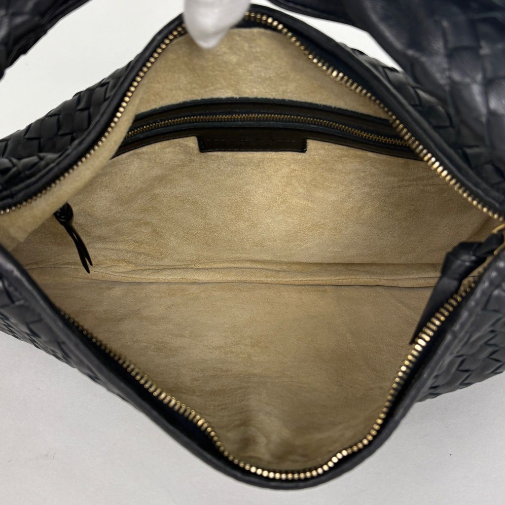 Bottega Veneta Intretchart Shoulder Bag Hobo Leather Black — view 7