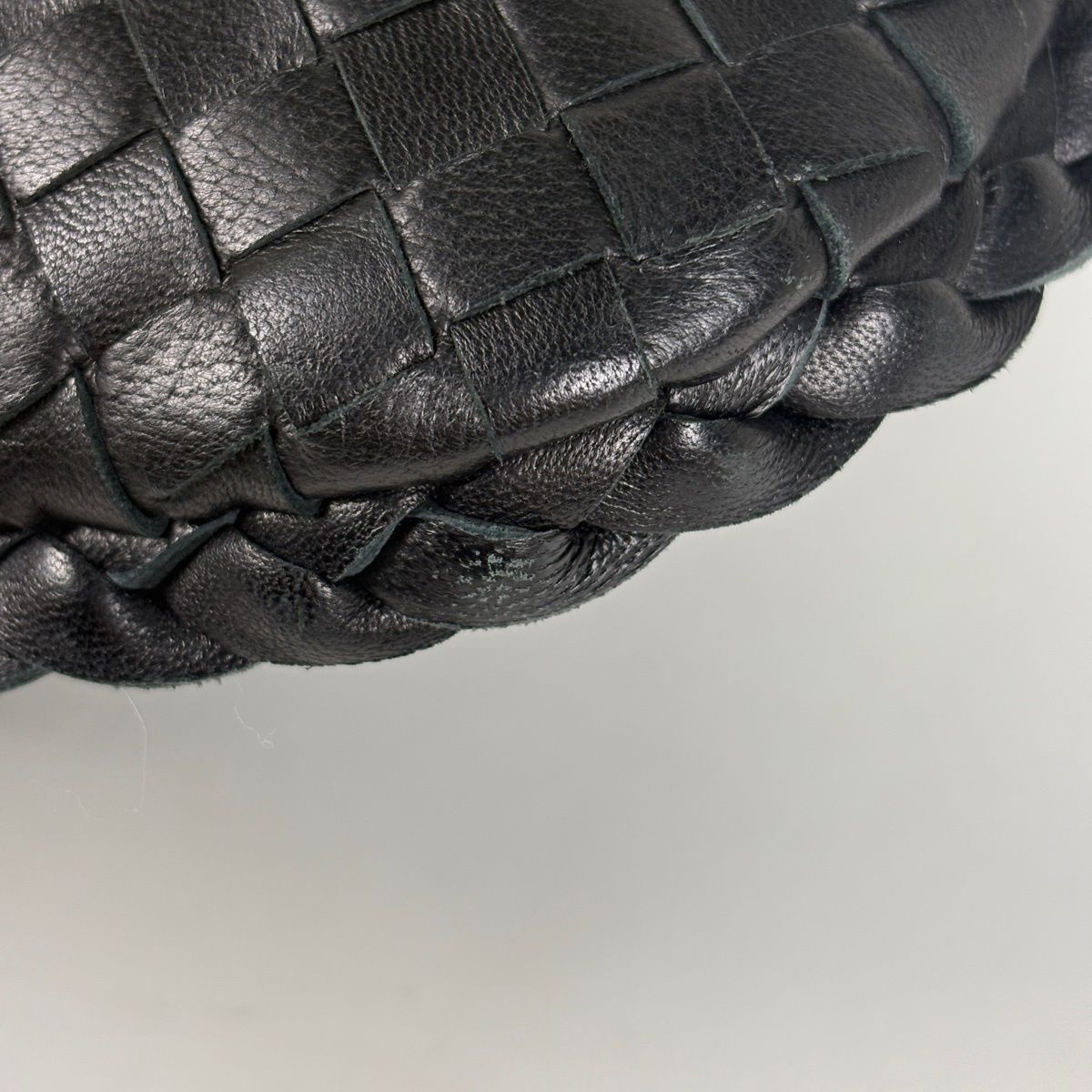 Bottega Veneta Intretchart Shoulder Bag Hobo Leather Black — view 3