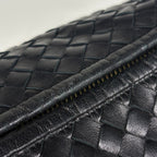 Bottega Veneta Intretchart Shoulder Bag Hobo Leather Black — view 4
