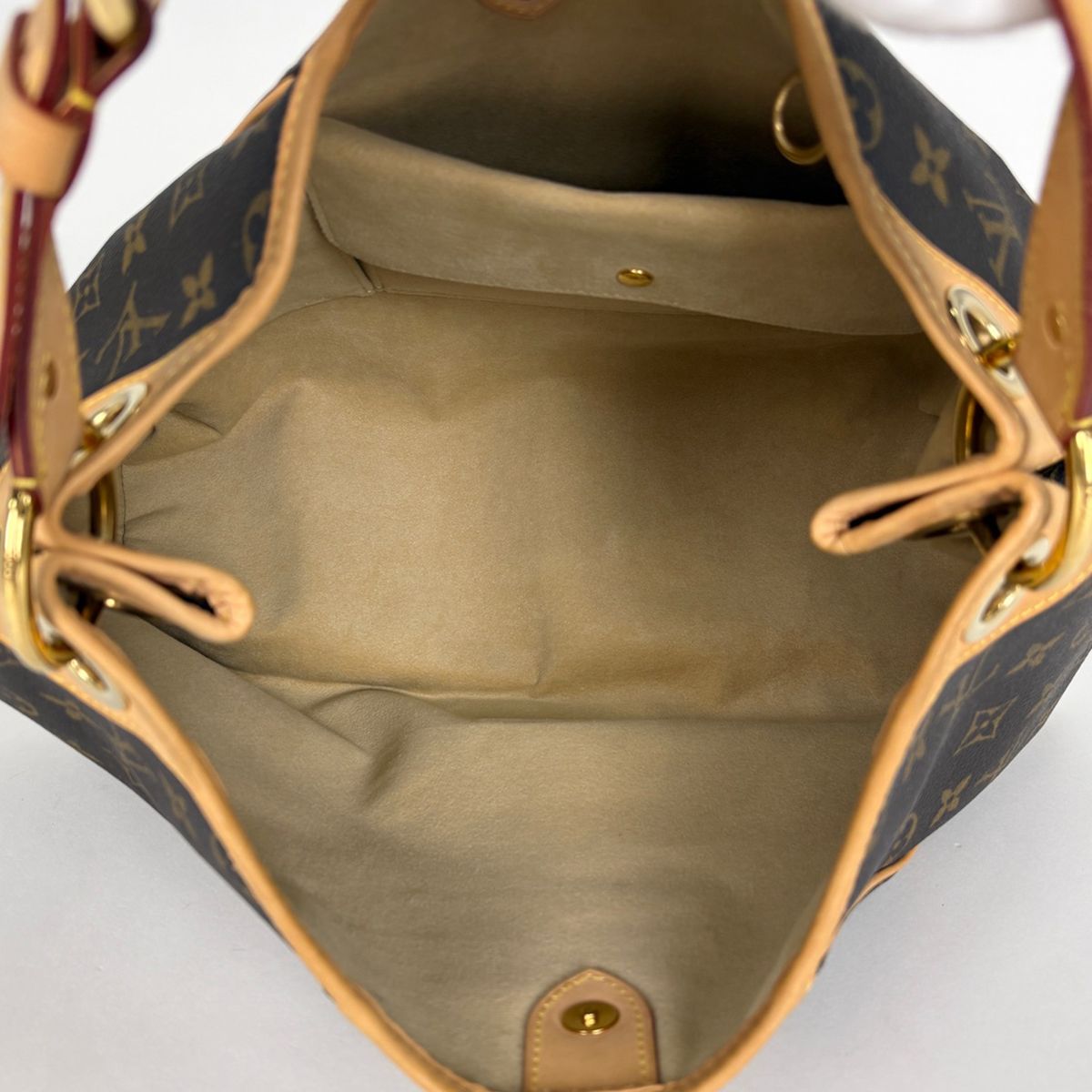 Louis Vuitton Galleria PM Shoulder Bag Monogram Brown — view 9