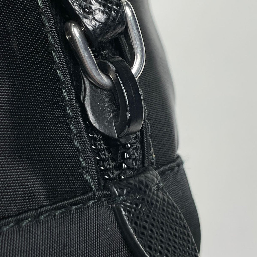 Prada Makeup Pouch Nylon Nero — view 4
