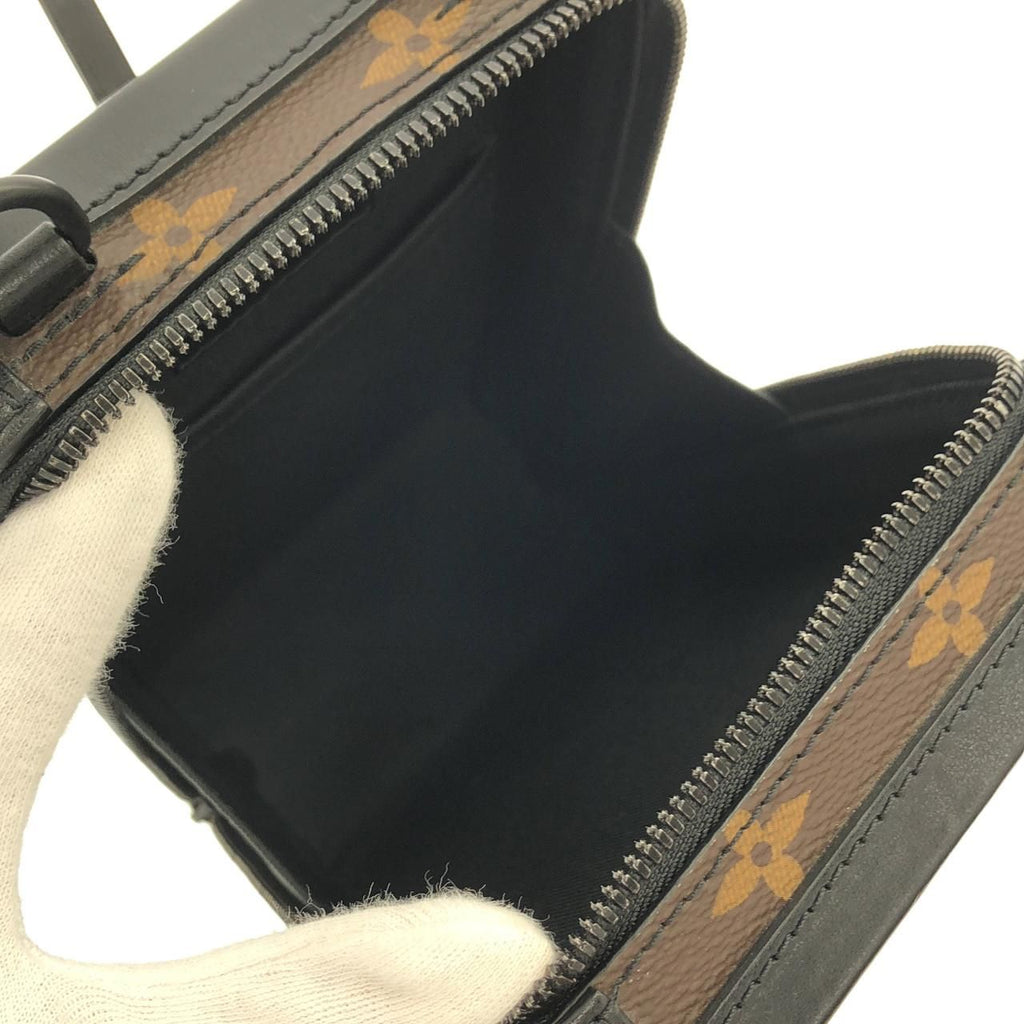 Louis Vuitton Monogram Tufting Vertical Soft Trunk — view 9