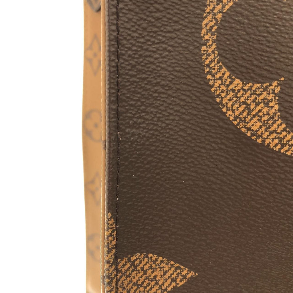 Louis Vuitton Monogram Giant On The Go GM — view 5