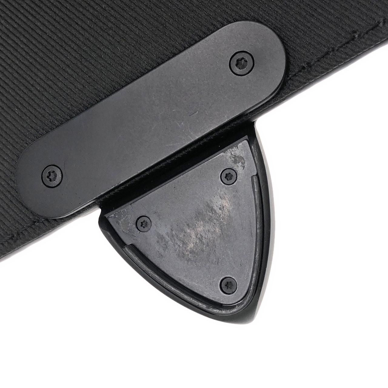 Louis Vuitton Taurillon Monogram S Lock Vertical Wearable Wallet Shoulder — view 9