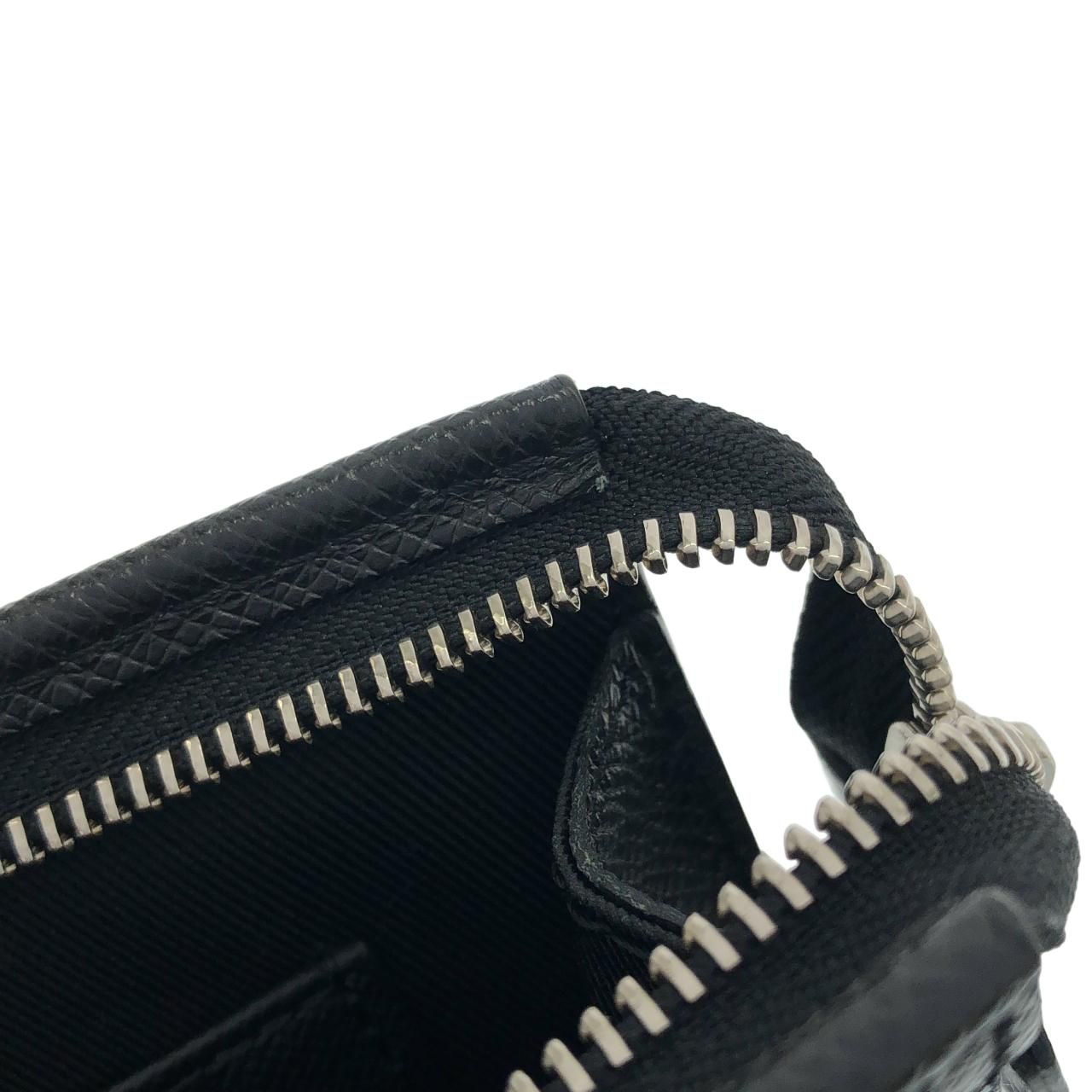 Louis Vuitton Taiga Pochette Voyage — view 7