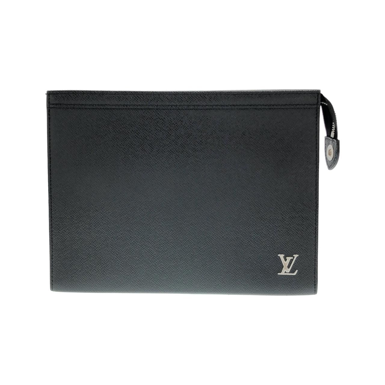 Louis Vuitton Taiga Pochette Voyage