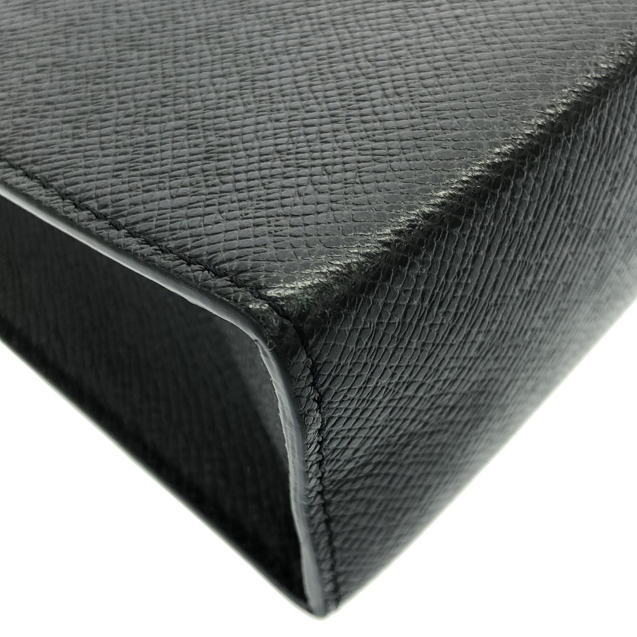 Louis Vuitton Taiga Pochette Voyage — view 2