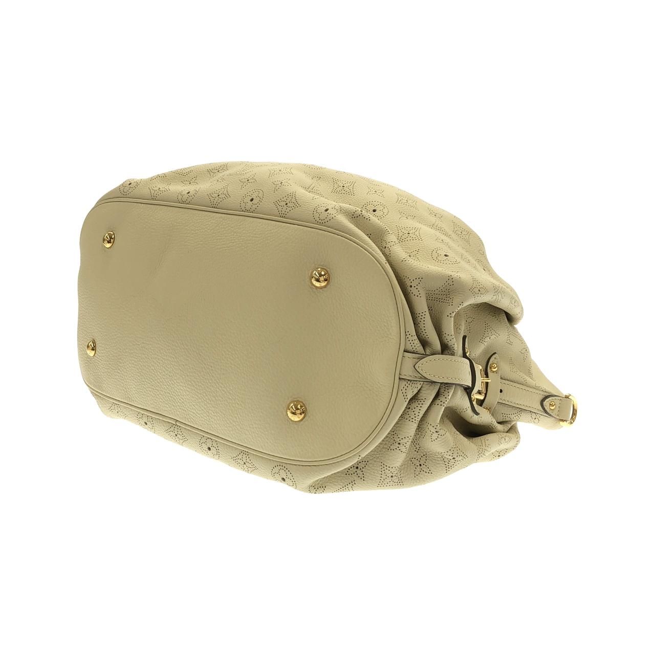 Louis Vuitton Mahina XL Shoulder — view 3