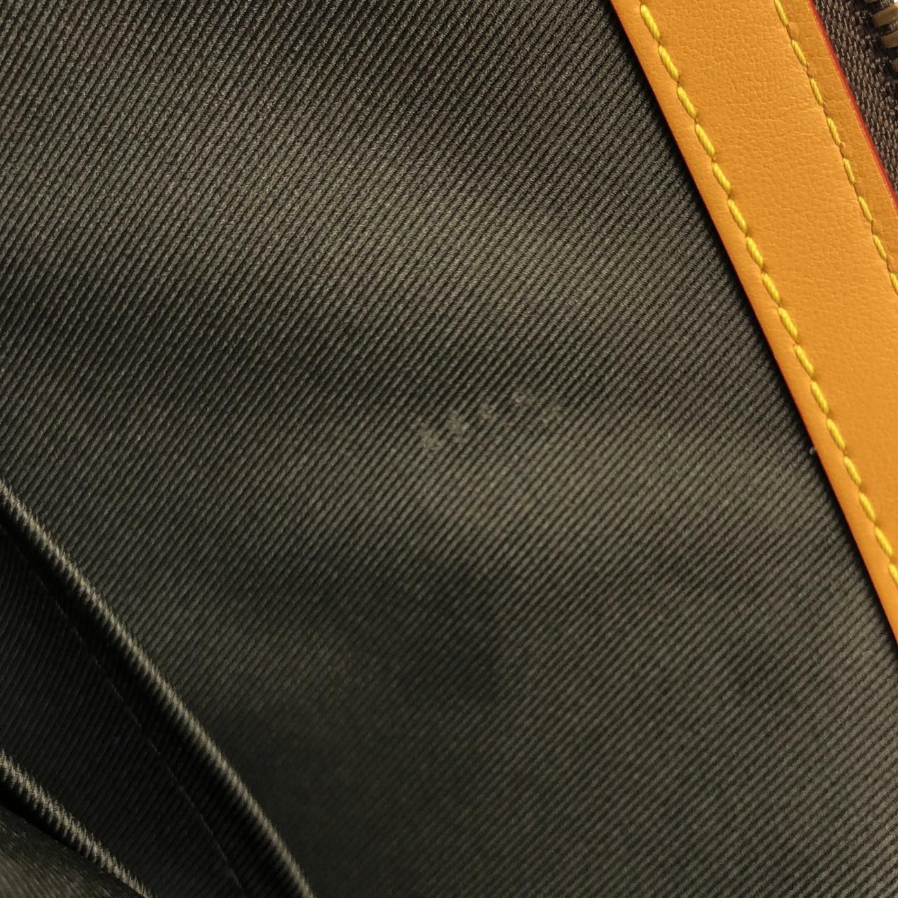 Louis Vuitton Monogram Stripe Sac Plat Messenger — view 9