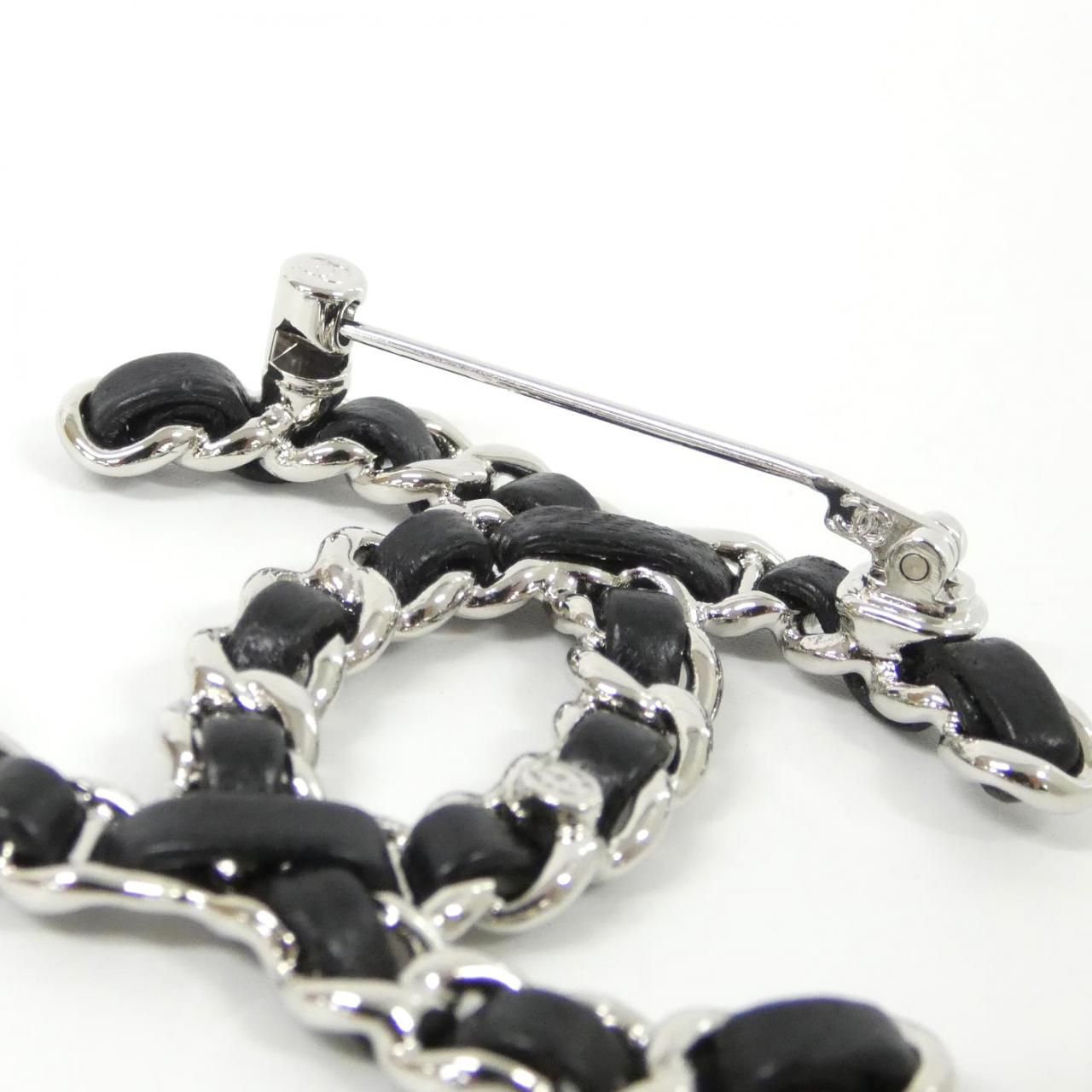 Chanel Brooch Silver — view 3
