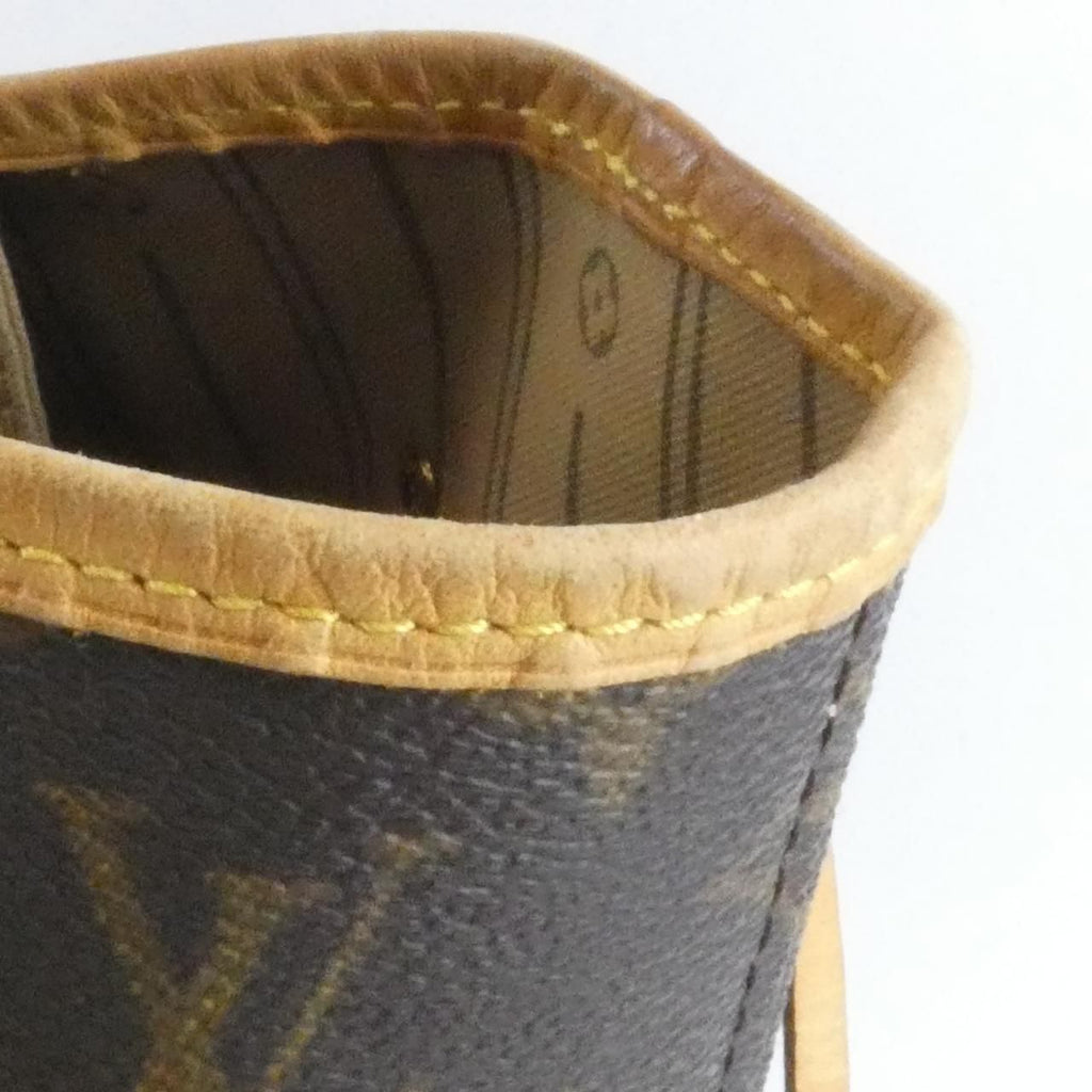 Louis Vuitton Monogram Neverfull MM — view 4