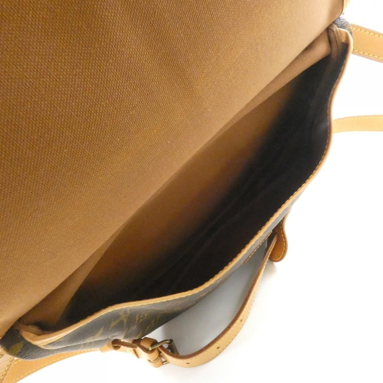 Louis Vuitton Monogram Saumur 30 — view 7