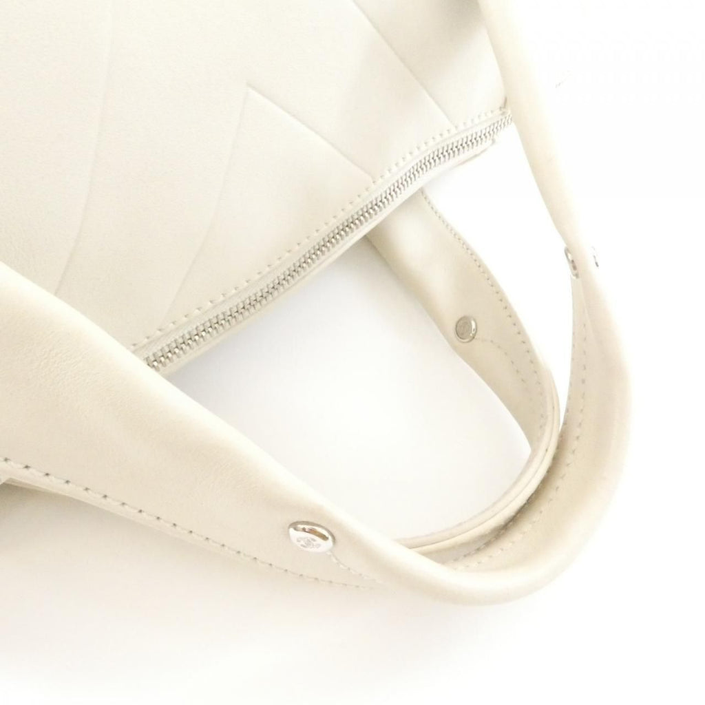 Chanel Boston Bag Travel Bags White — view 6