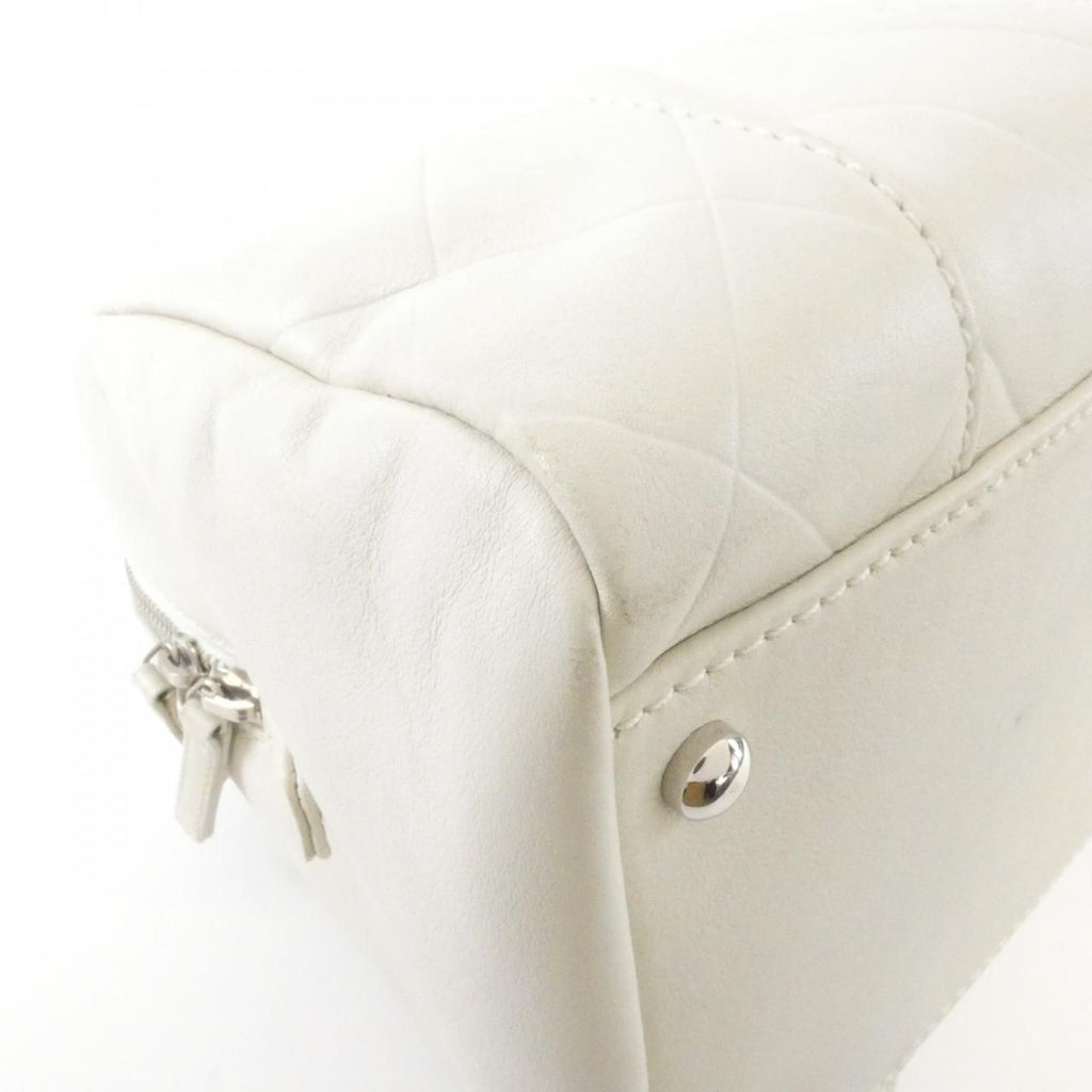 Chanel Boston Bag Travel Bags White — view 3