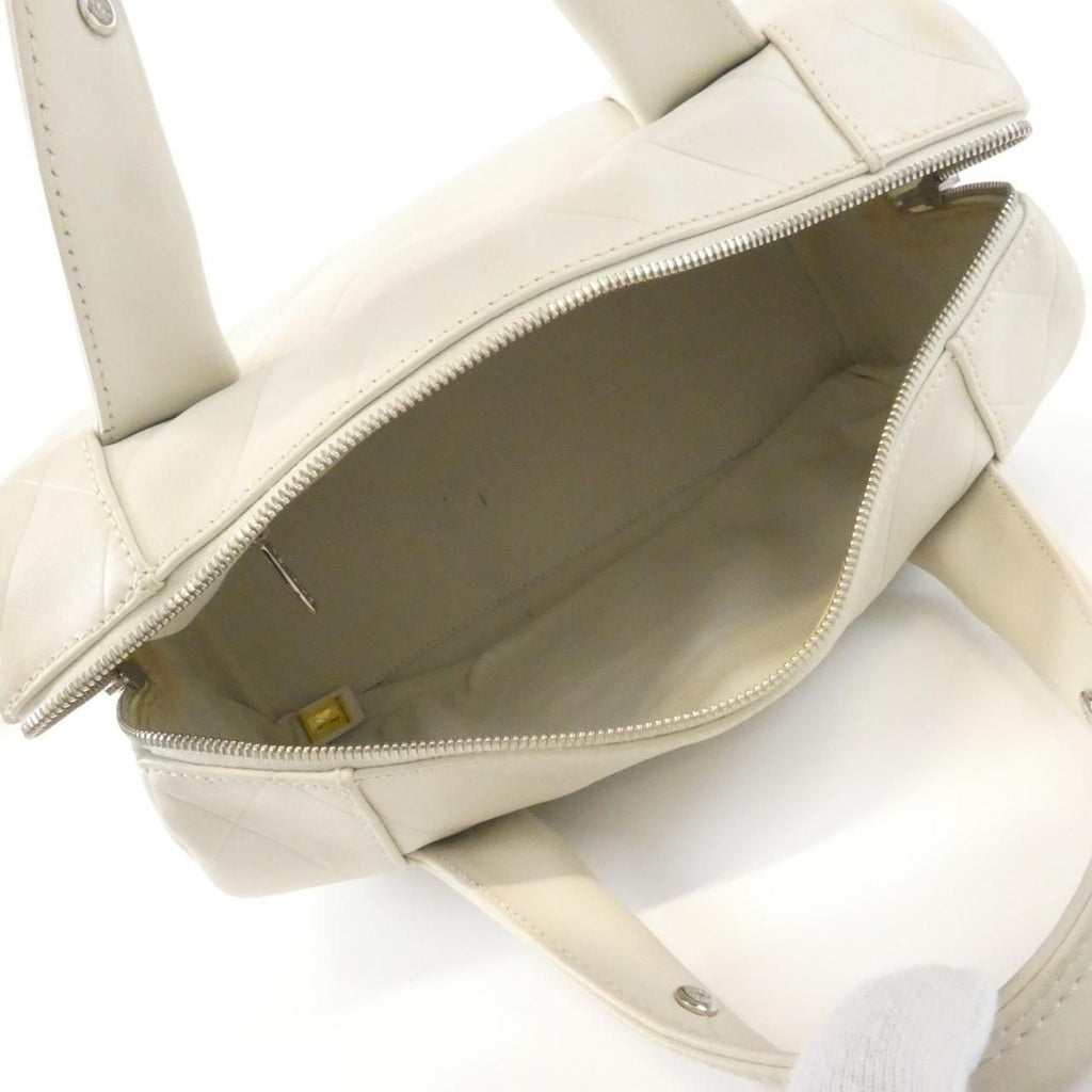Chanel Boston Bag Travel Bags White — view 8