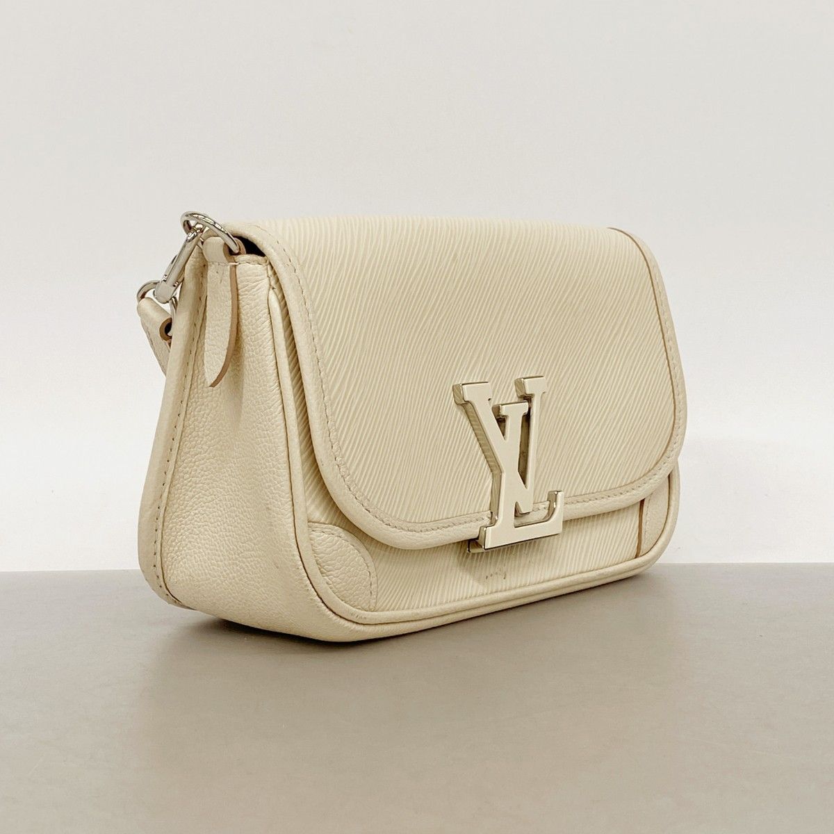 Louis Vuitton Shoulder Bag Epi Buci White — view 2