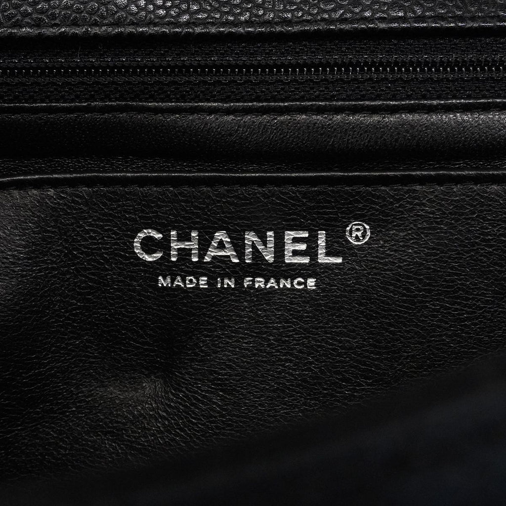 Chanel Shoulder Bag Maxi Quilted Caviar Leather Black Silver — view 5