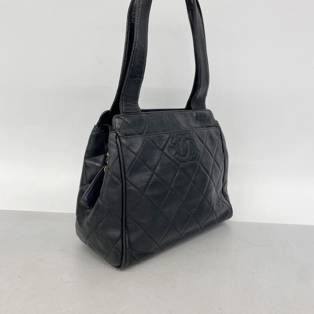 Chanel Handbag Quilted Lambskin Black Gold — view 2