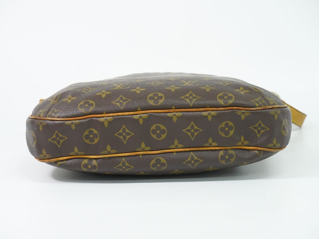 Louis Vuitton LV MM Monogram Shoulder Bag Pochette Brown Odeon Second — view 3