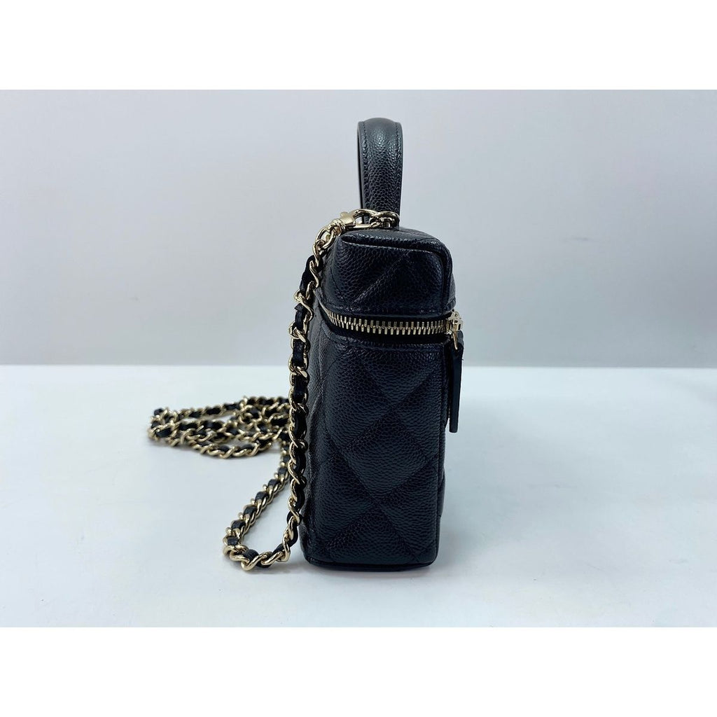 Chanel Shoulder Bag Quilted — view 4
