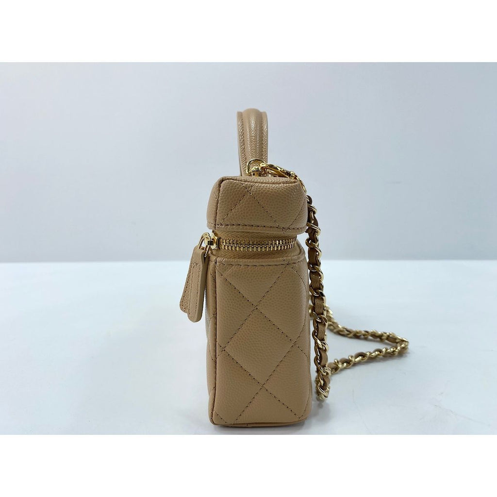 Chanel Shoulder Bag Quilted — view 5