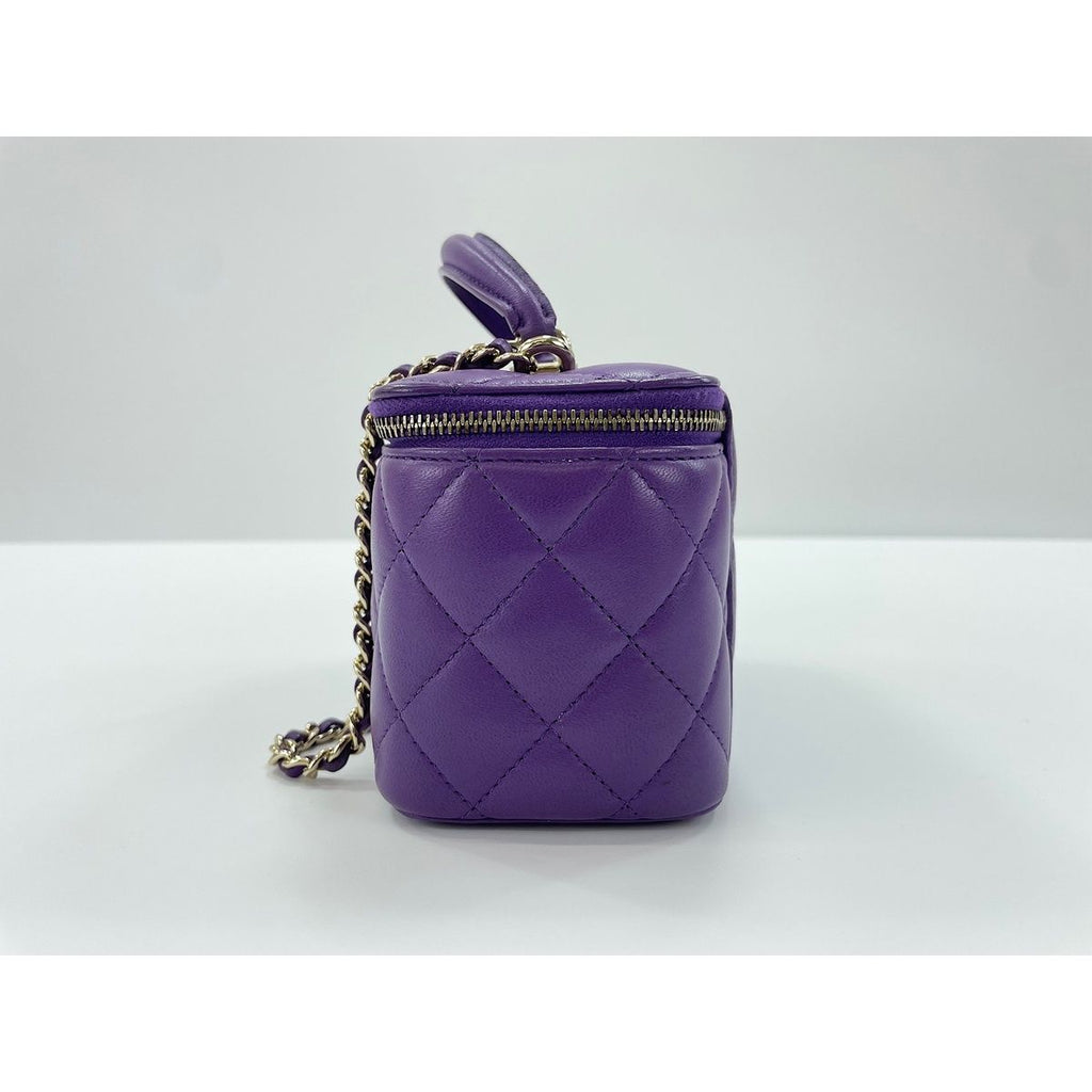 Chanel Shoulder Bag Quilted — view 5