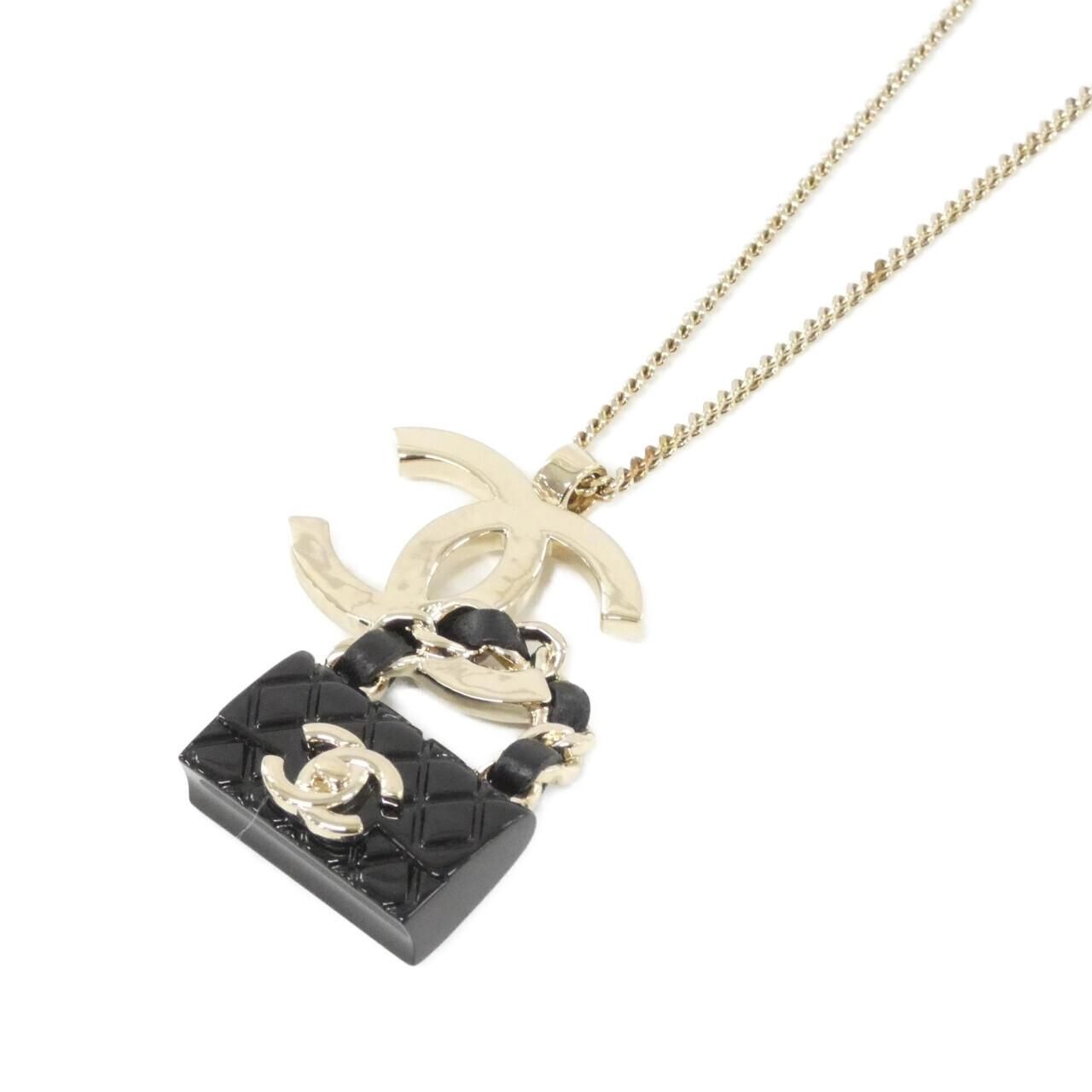 Chanel Necklace Gold
