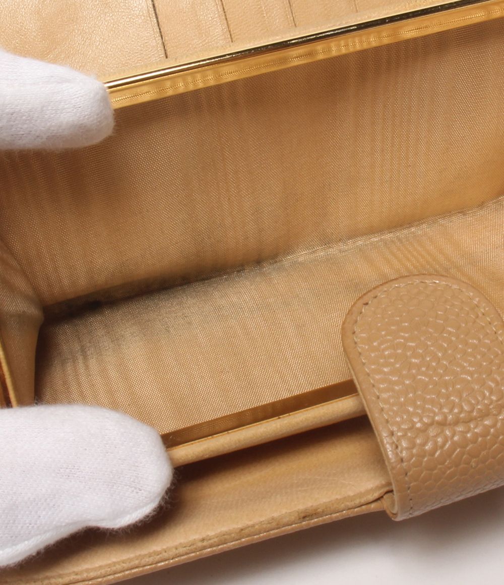 Chanel Bifold Wallet Gold Kiss Lock — view 7