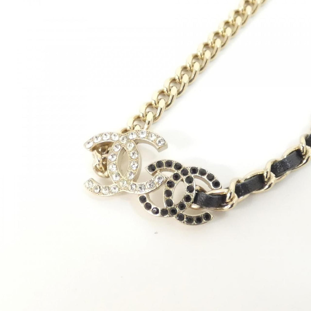 Chanel Necklace Gold — view 3